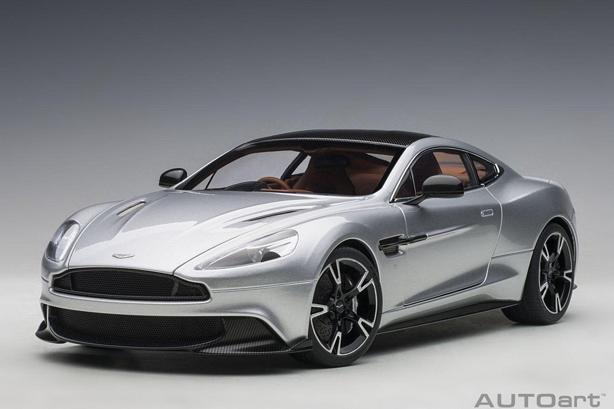 AutoArt 1/18 Aston Martin Vanquish S - 2017 "Lightning Silver"