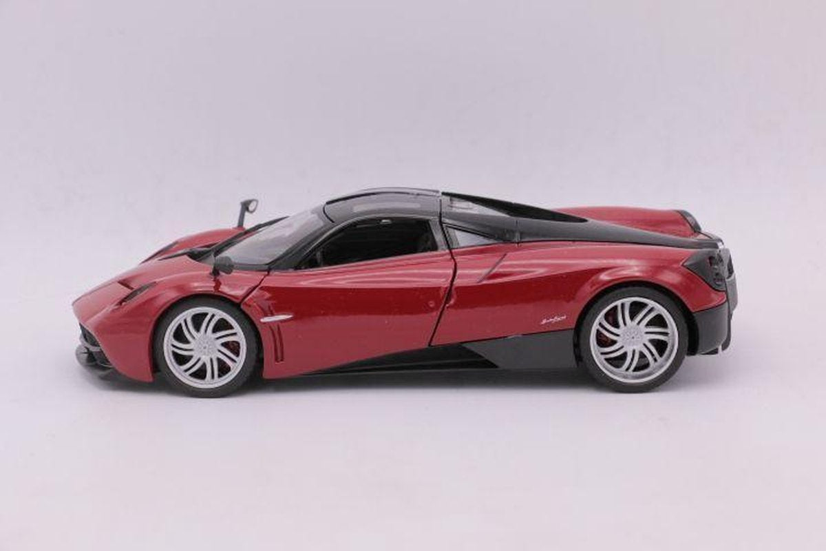 Pagani Huayra 2017 Red
