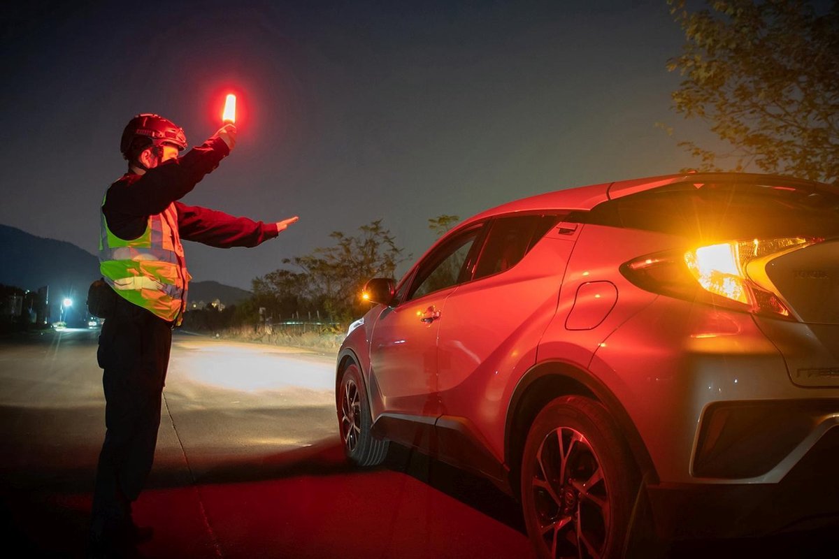 Olight  Freyr Multicolor Prof Oplaadbare Signaallamp Dirigeerlamp Zaklamp Verkeer Boa Politie Lamp