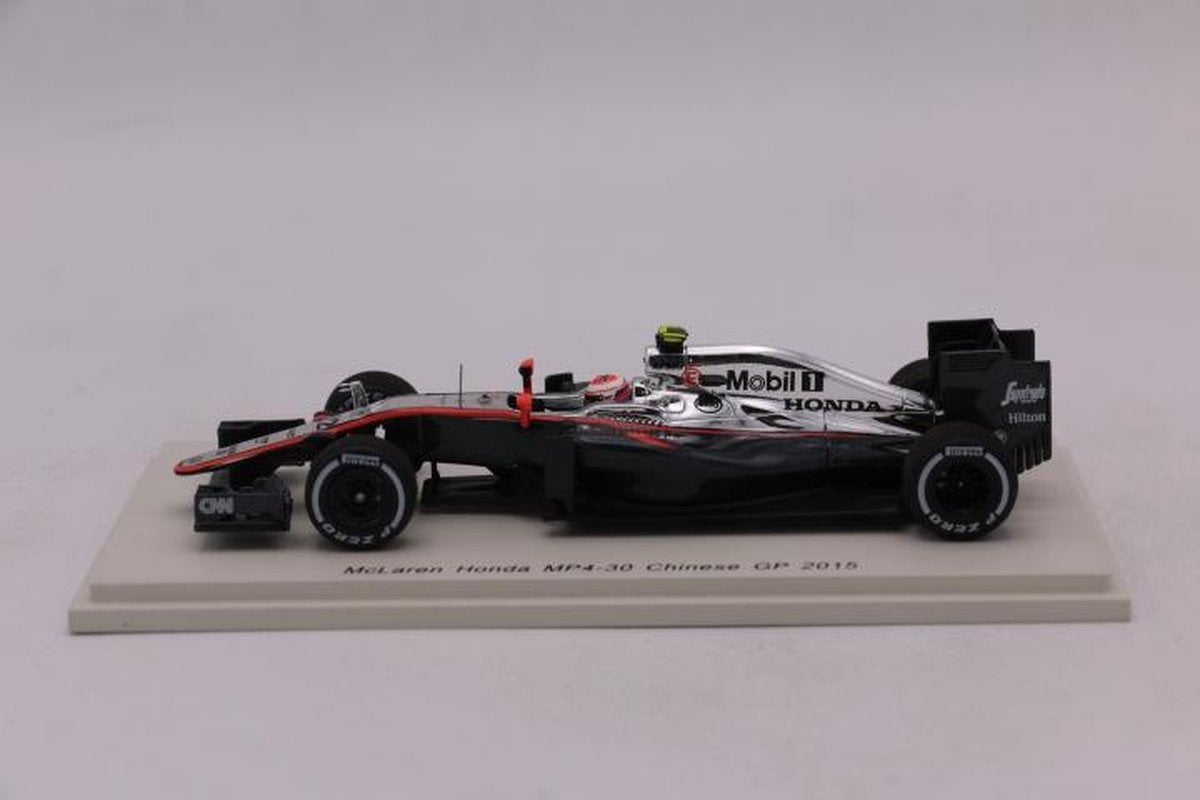F1 McLaren MP4-30 J. Button Chinses GP 2015