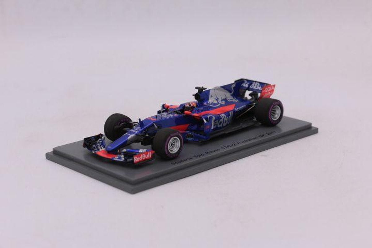 Torro Rosso F1 Toro Rosso STR12 D. Kvyat Australian GP 2017