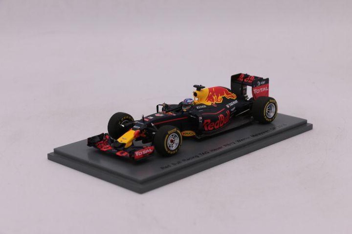 F1 Red Bull Racing RB12 Winner Malaysian GP 2016