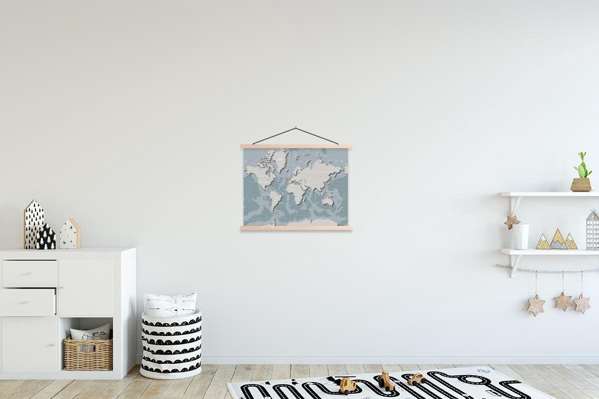 Wereldkaart blauw grijs schoolplaat platte latten blank 40x30 cm - Foto print op textielposter (wanddecoratie woonkamer/slaapkamer)