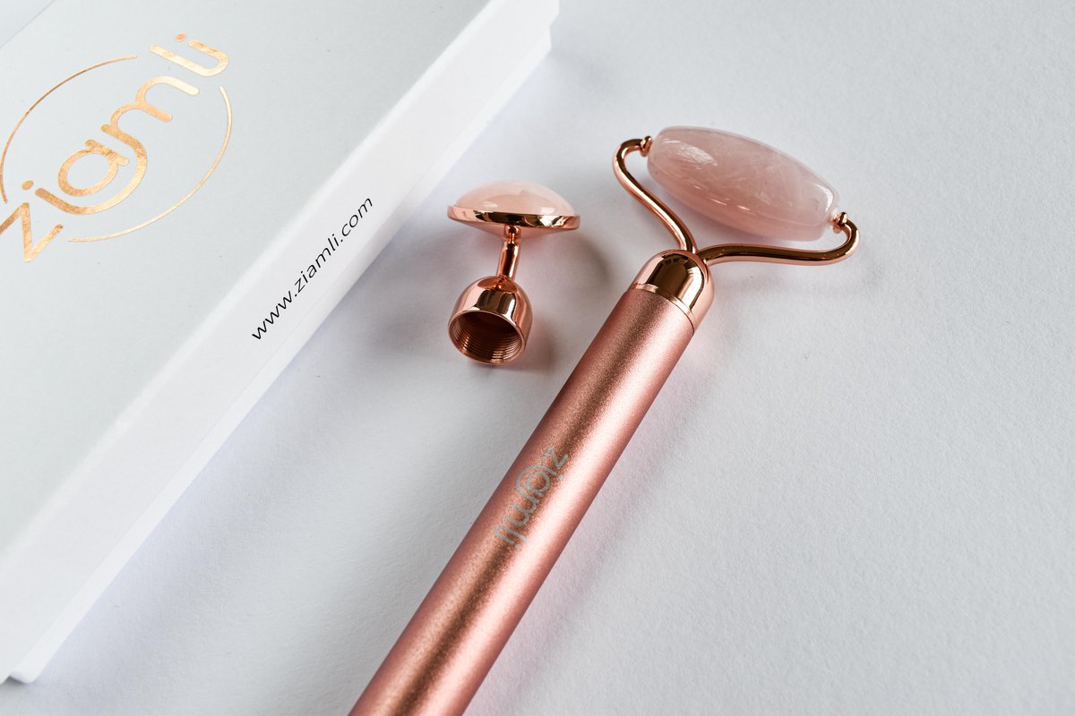 Ziamli gezichtroller vibrerend / elektrisch 2 in 1 - 100% Rozenkwartz - Gezicht massage - Vibrating facial roller Rose quartz - Premium kwaliteit - AA batterij