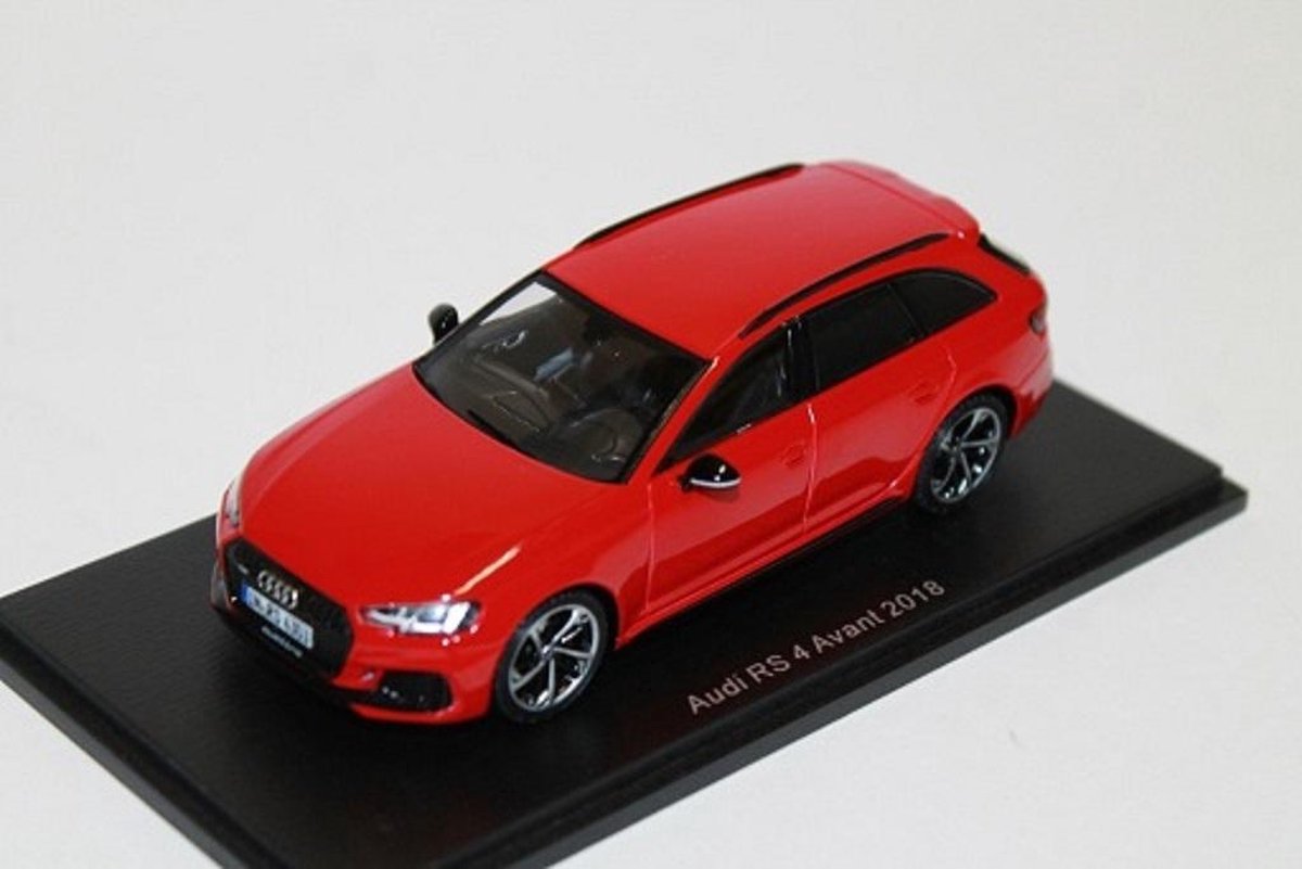 Audi RS4 Avant 2018 Rood 1-43 Spark