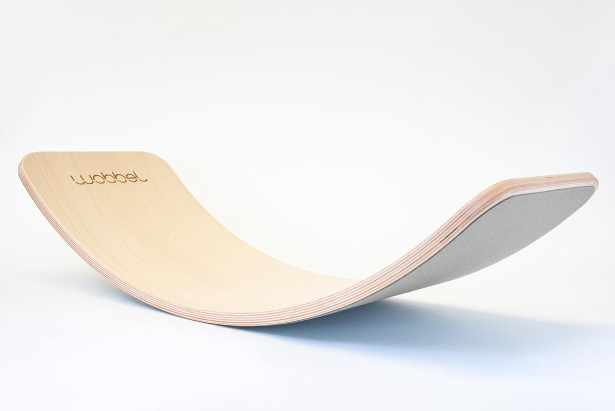 Wobbel Original Muis (grijs) - Blank gelakt houten balance board van 90 cm met grijs wolvilt
