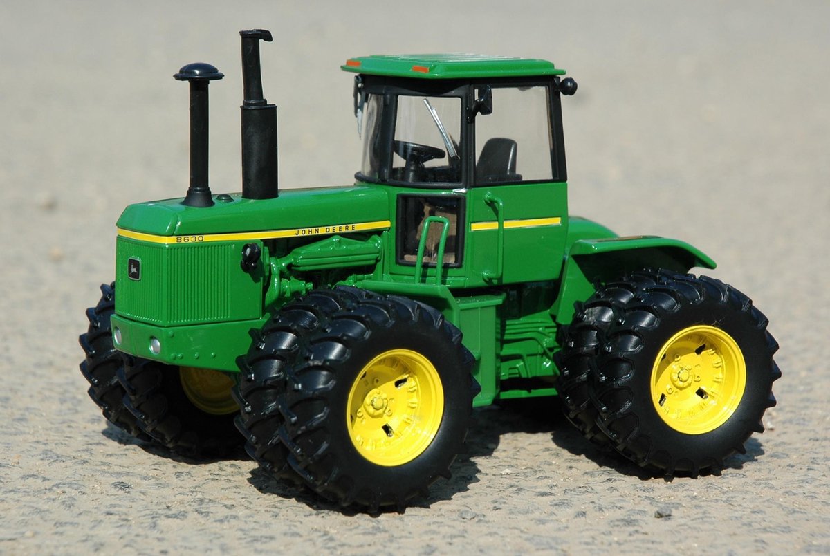 John Deere 8630 kniktrekker