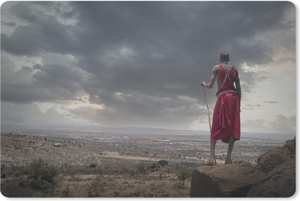 Bureau mat - Inheemse man kijkt uit over de Masai Mara in Afrika - 60x40