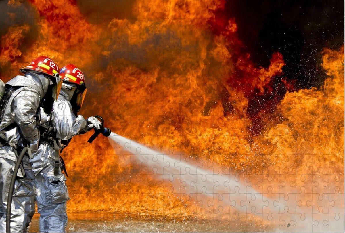 Brandweerlieden Blussen Brand - Legpuzzel 252 Stukjes | Brand - Vlammen - Brandweer