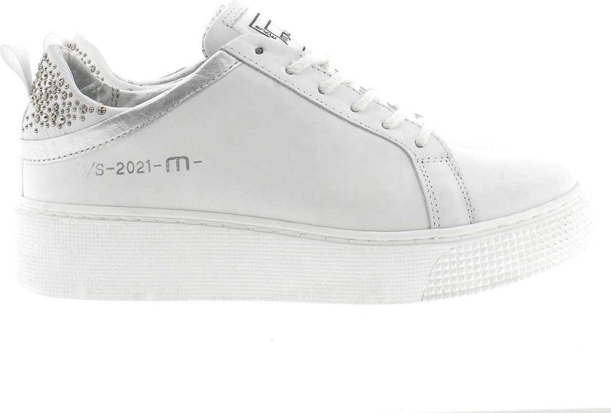 MJus M08137 sneaker met studs wit