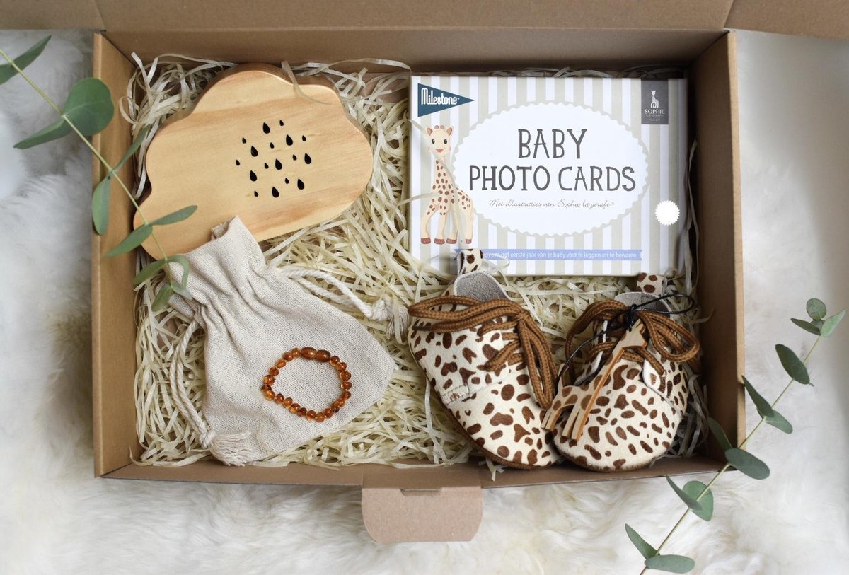 Giftbox- Giraffe - 4 delig - Kraamcadeau - Babygeschenkset - Babycadeua -