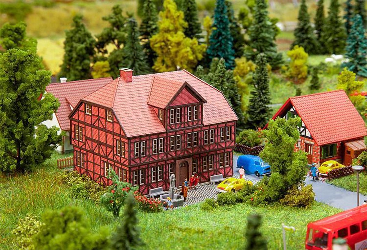 Faller - Eutin Pharmacy - FA282773 - modelbouwsets