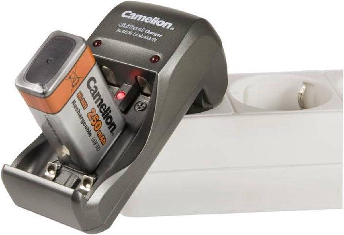 Camelion Reislader voor 2 x AA/AAA of 1x 9V