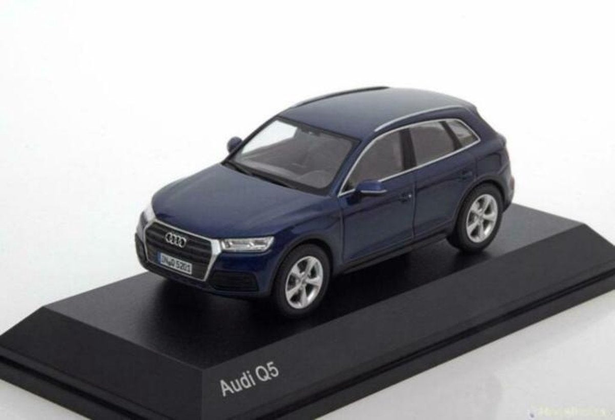 Audi Q5 (Blauw) (10 cm) 1/43 Audi Collection Dealer model Spark - Modelauto - Schaalmodel - Model auto - Miniatuurauto - Miniatuur autos