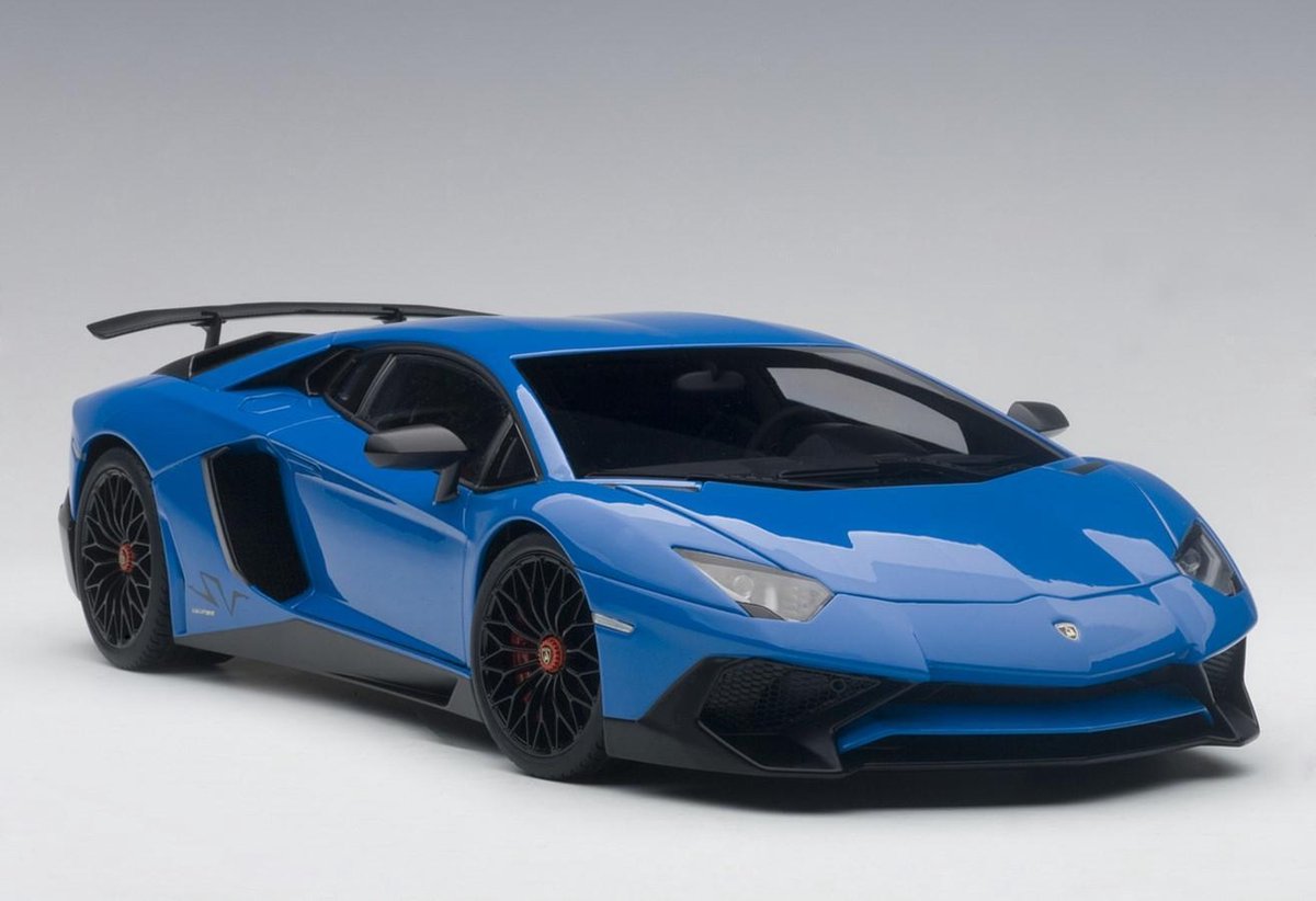 Lamborghini Aventador LP750-4 SV