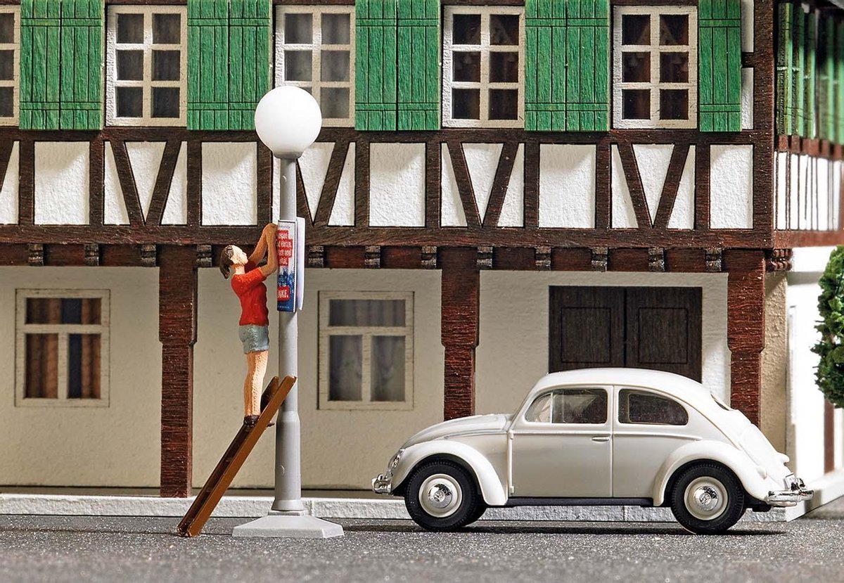 Busch - A-set: Plakataufhangerin H0 (2/21) * - BU7908 - modelbouwsets