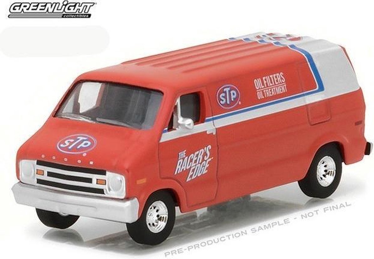 Dodge B-100 Van STP 1:64