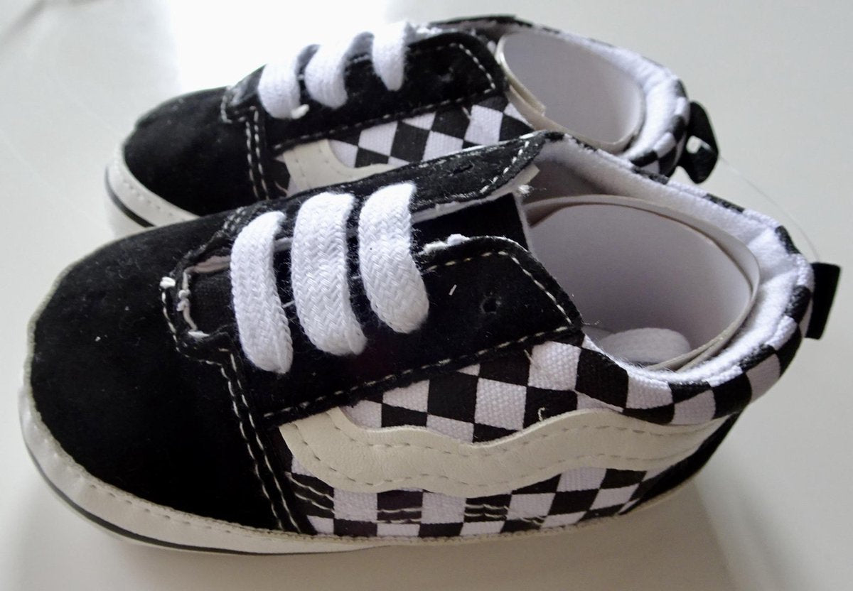 Stoere zwart-wit geblokte Baby sneakers maat 17 (11