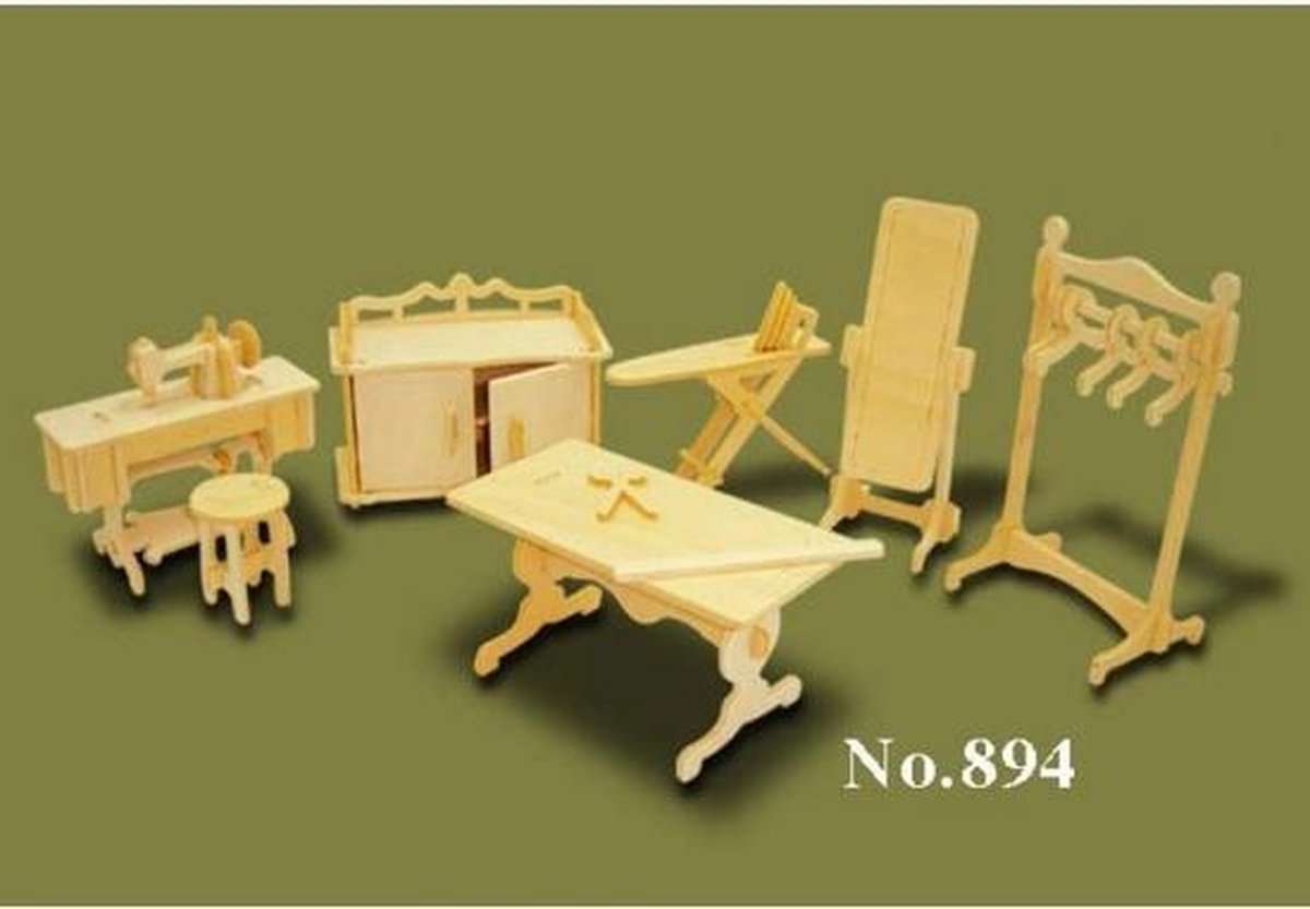 Poppenhuis meubels kleding atelier