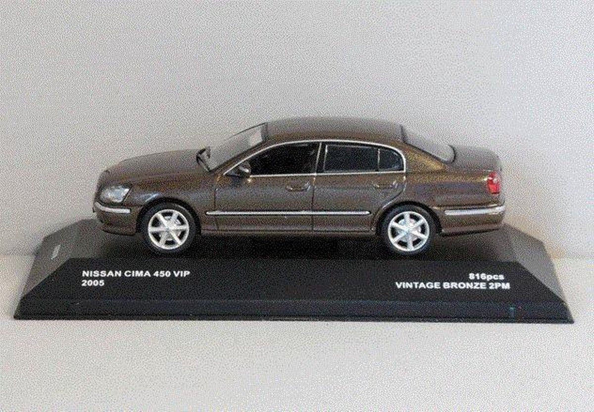 Nissan Cima 450 VIP - 1:43 - J-Collection