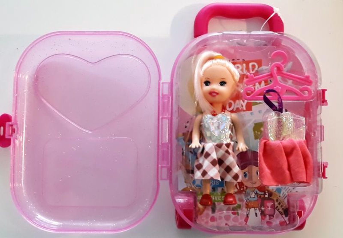 Kleine modepop in Trolley