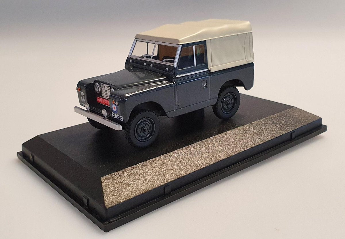 Land Rover Series II SWB Canvas RAF Police - 1:43 - Oxford