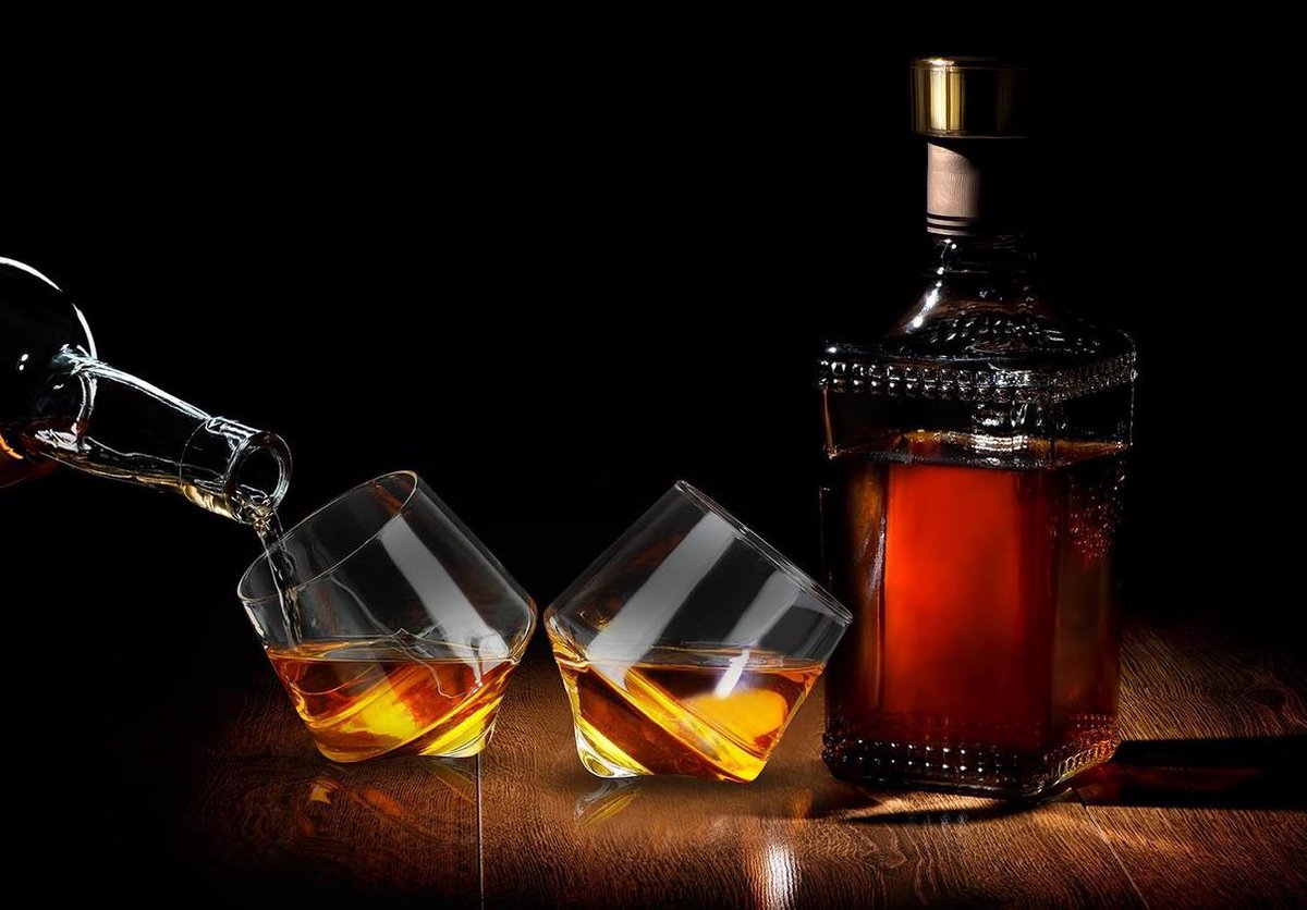 Rollende whisky glazen