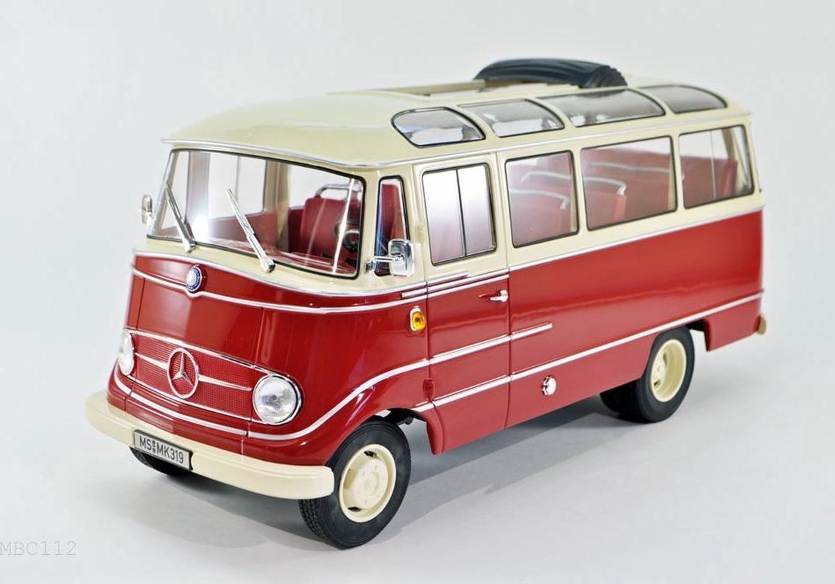 Mercedes-Benz O319 1960 - 1:18 - Norev