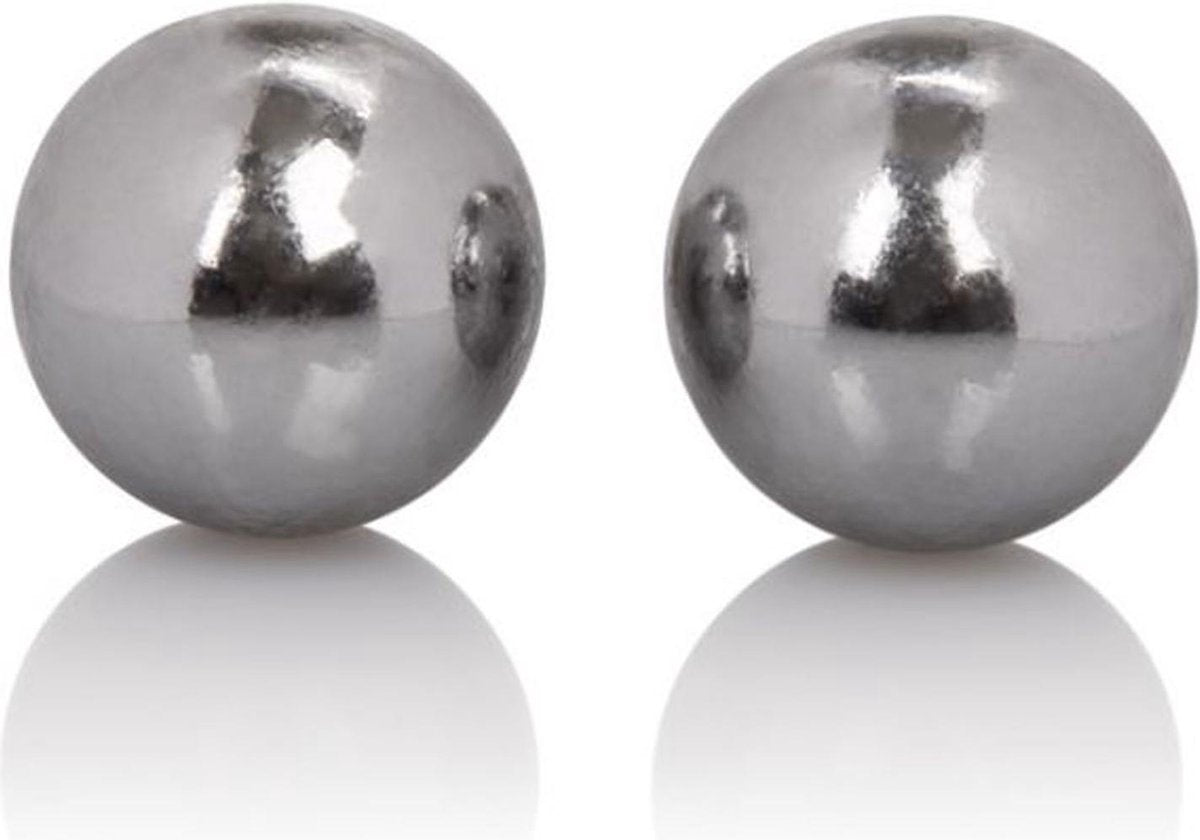 Zilveren ballen in doos