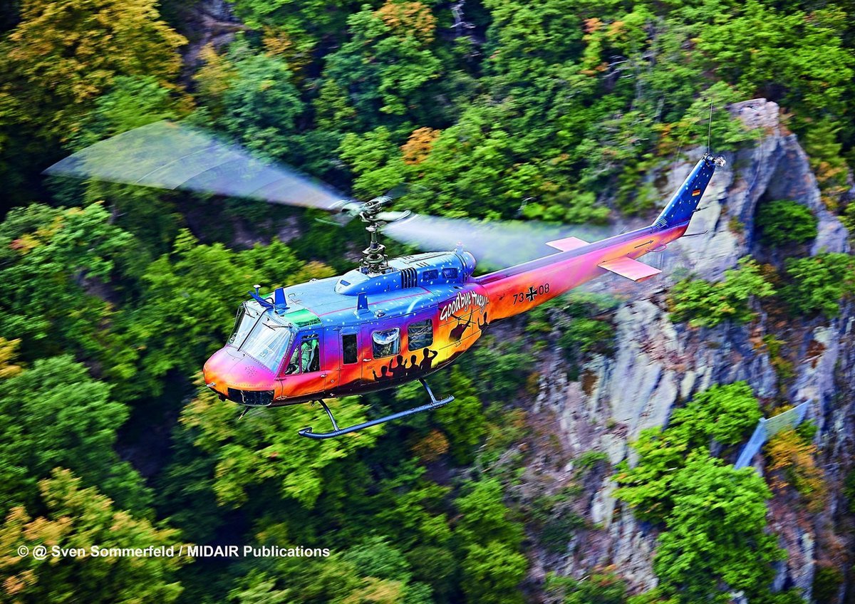1:32 Revell 03867 Bell UH-1D "Goodbye Huey" - Limited Edition! Plastic kit