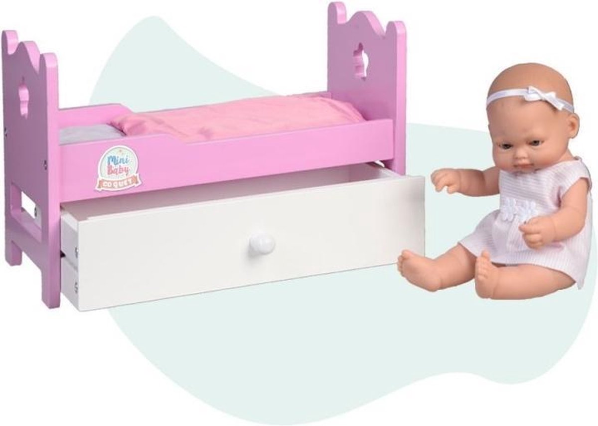 Falca Babypop Mini Baby Met Houten Bed En Lade 28 Cm Roze
