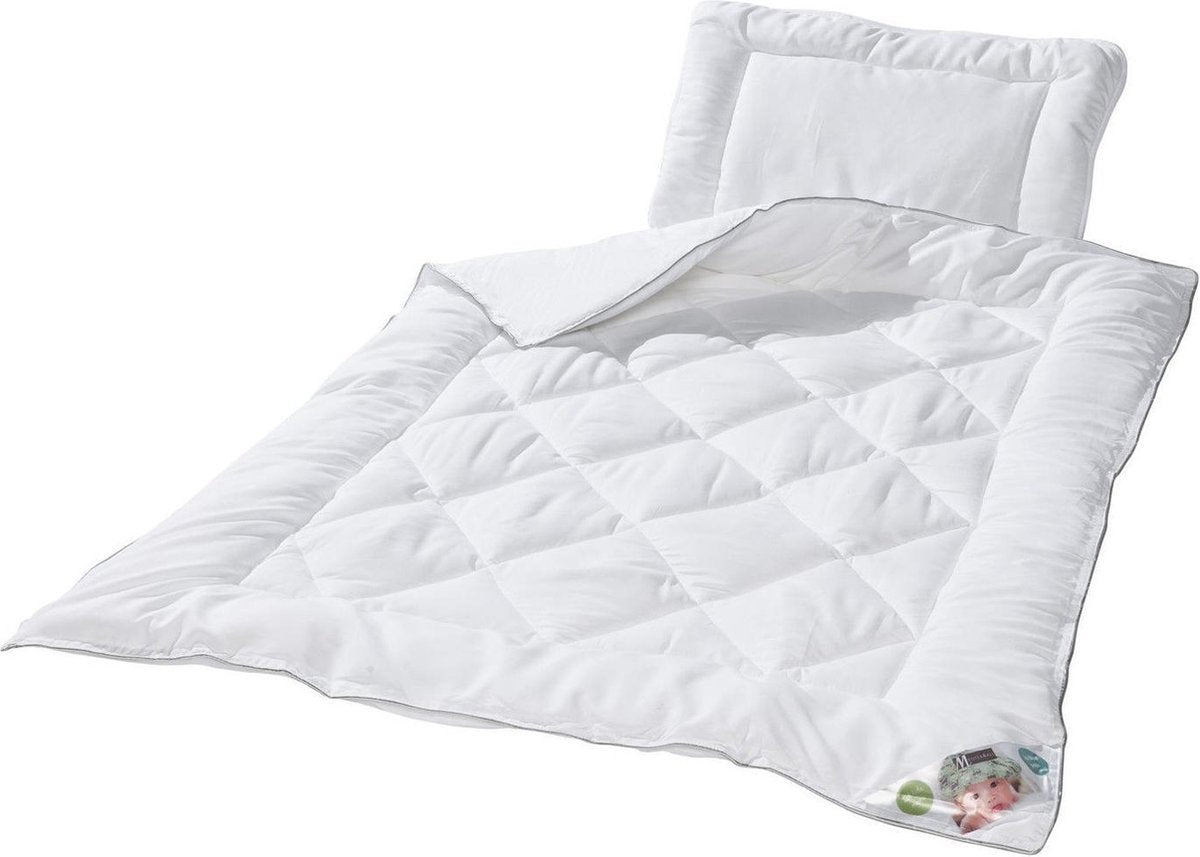 Kinderdekbed 135 x 100 cm.  en kussen  60 x 40 cm. (set)