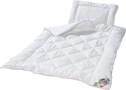 Kinderdekbed 135 x 100 cm.  en kussen  60 x 40 cm. (set)