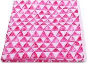 Verschoonmatje – Roze Driekhoeken | Gratis verzending | Kidzstore.eu | Verschonen | Waterdicht | Baby verschoonmat | 50cm x 70cm