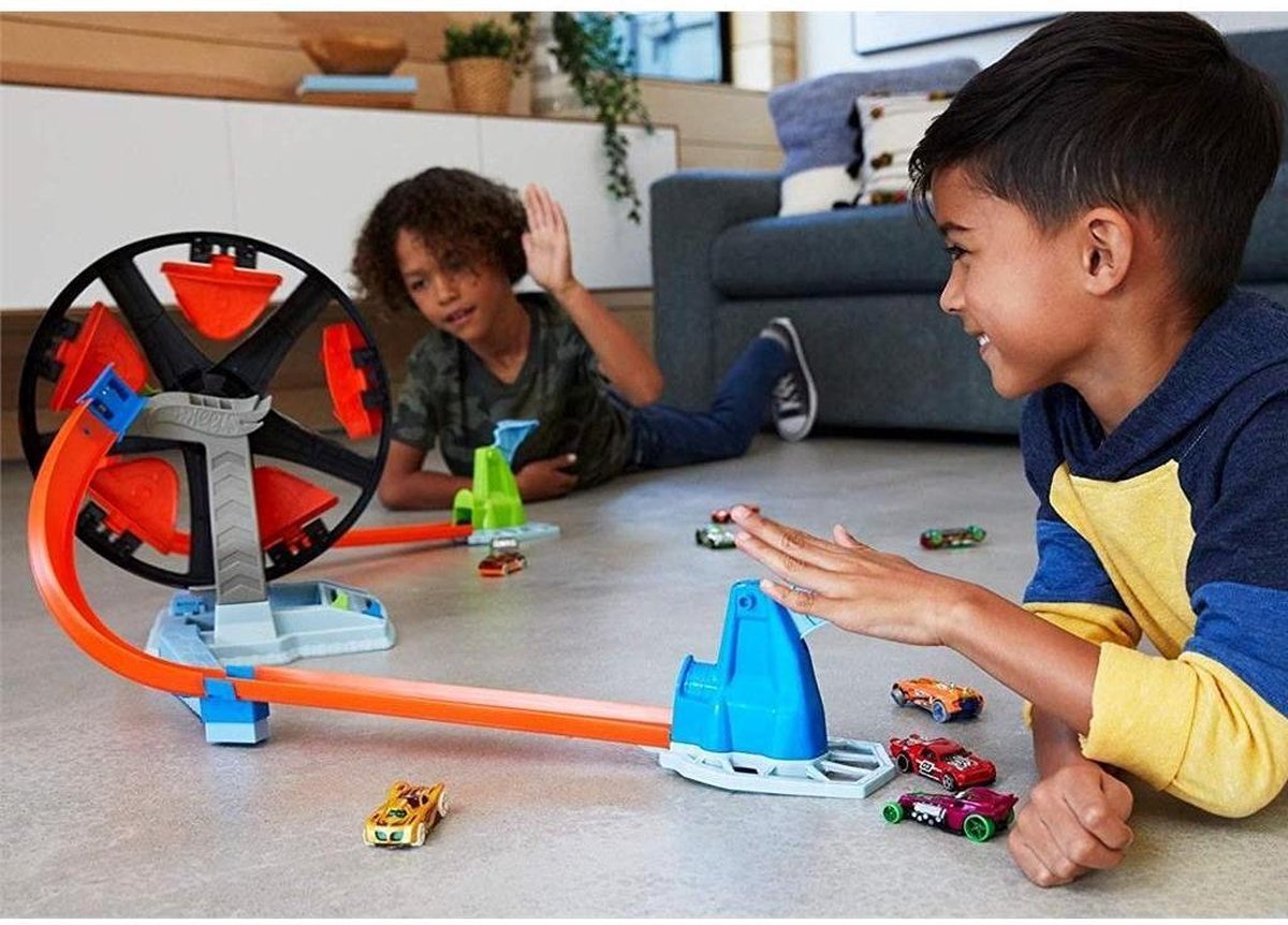 Hot Wheels Action Spinwheel Challenge Speelset + Auto