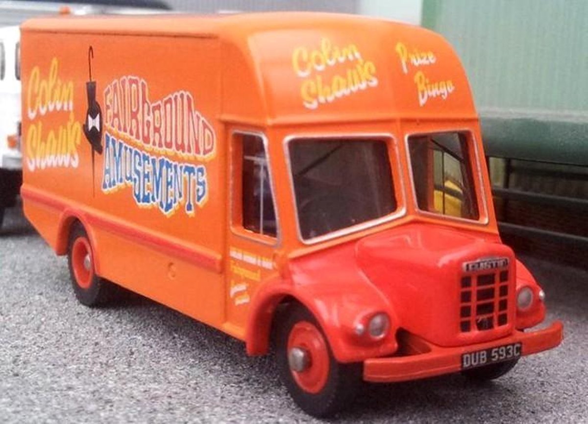 ATLAS Austin NOBBY VAN - COLIN SHAW schaalmodel 1:76