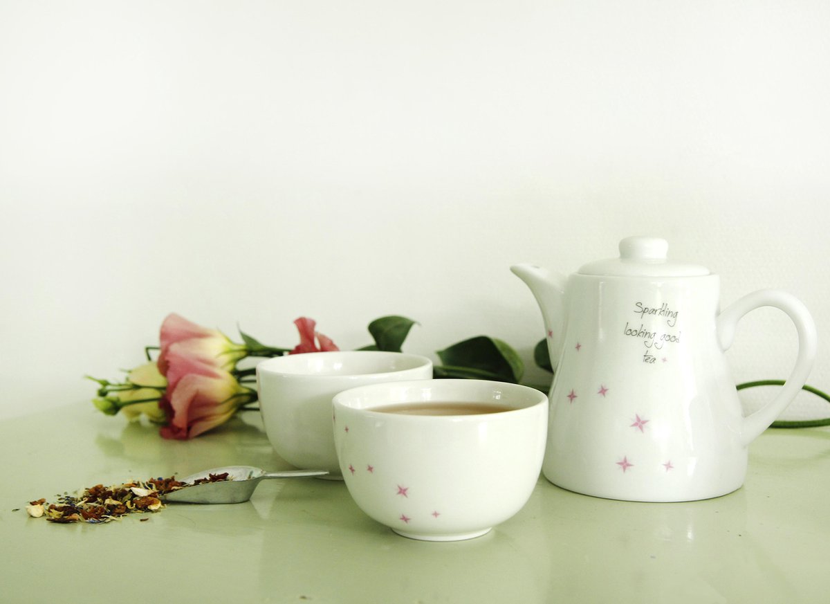Thee pot en 2x theekom "sparkling looking good tea".