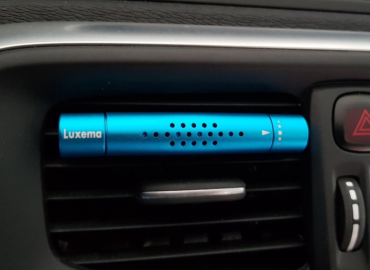 Luxema® Auto Luchtverfrisser Luxe Design + 5 verschillende geuren/vullingen! - Blauw - Auto Geurverfrisser - Hervulbaar - Auto Luchtje - Luchtverfrisser Navulbaar - Car Diffuser
