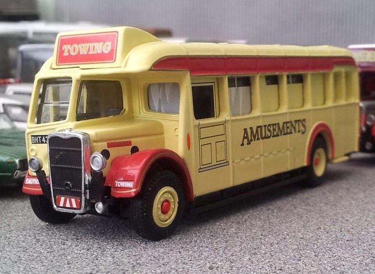 ATLAS Bristel J-TYPE BUS - HARDIMANN´S AMUSEMENT schaalmodel 1:76