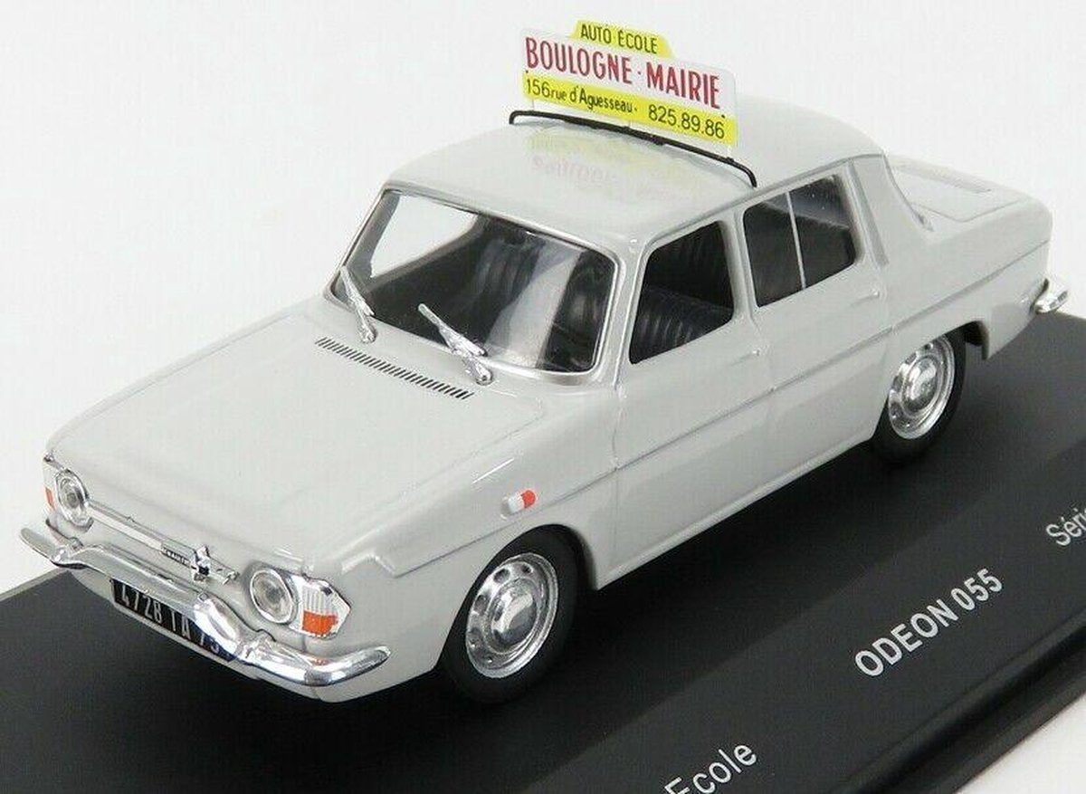 Renault R10 Auto Ecole Boulogne 1969 Grey