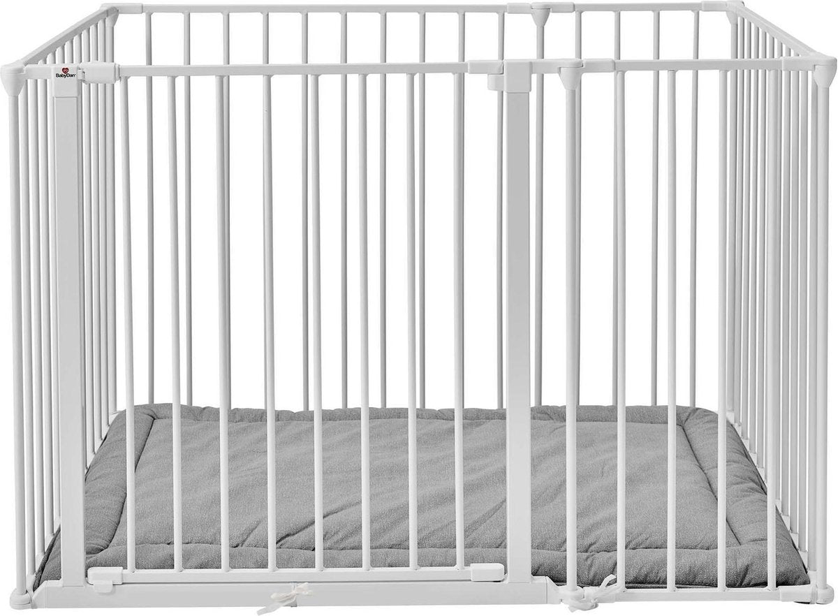 BabyDan Babybox Rechthoek met deurtje en boxkleed. Metaal Wit