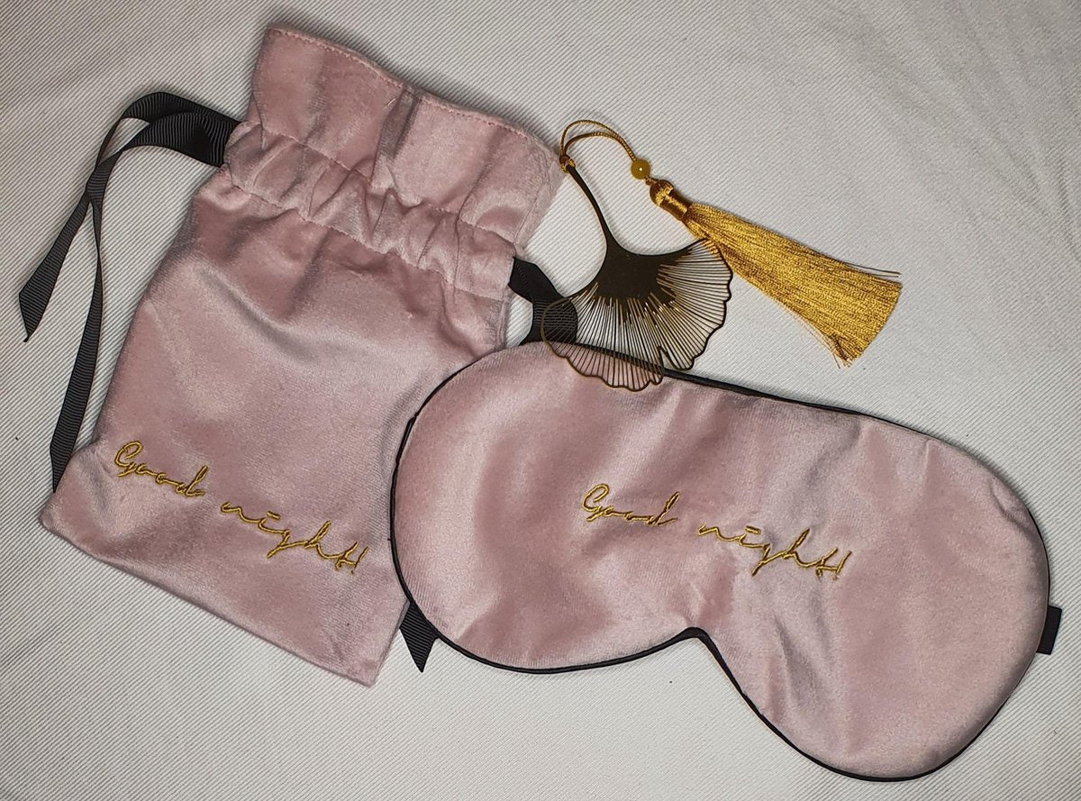 Slaapmasker Zijde Zacht Roze Met Luxe Opbergtasje - Nachtmasker - Verstelbaar - Oogmasker - Slapen / Slaap - Yoga - Meditatie