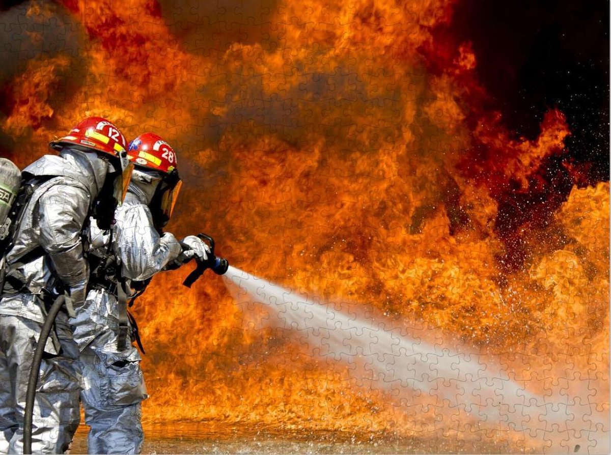 Brandweerlieden Blussen Brand - Lastige Puzzel 500 Stukjes | Brand - Vlammen - Brandweer