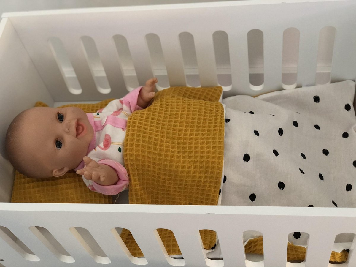 Poppendeken en kussen - poppenbeddengoed - okergeel met stippen