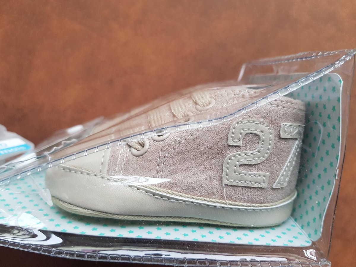 Babyschoentjes met veters