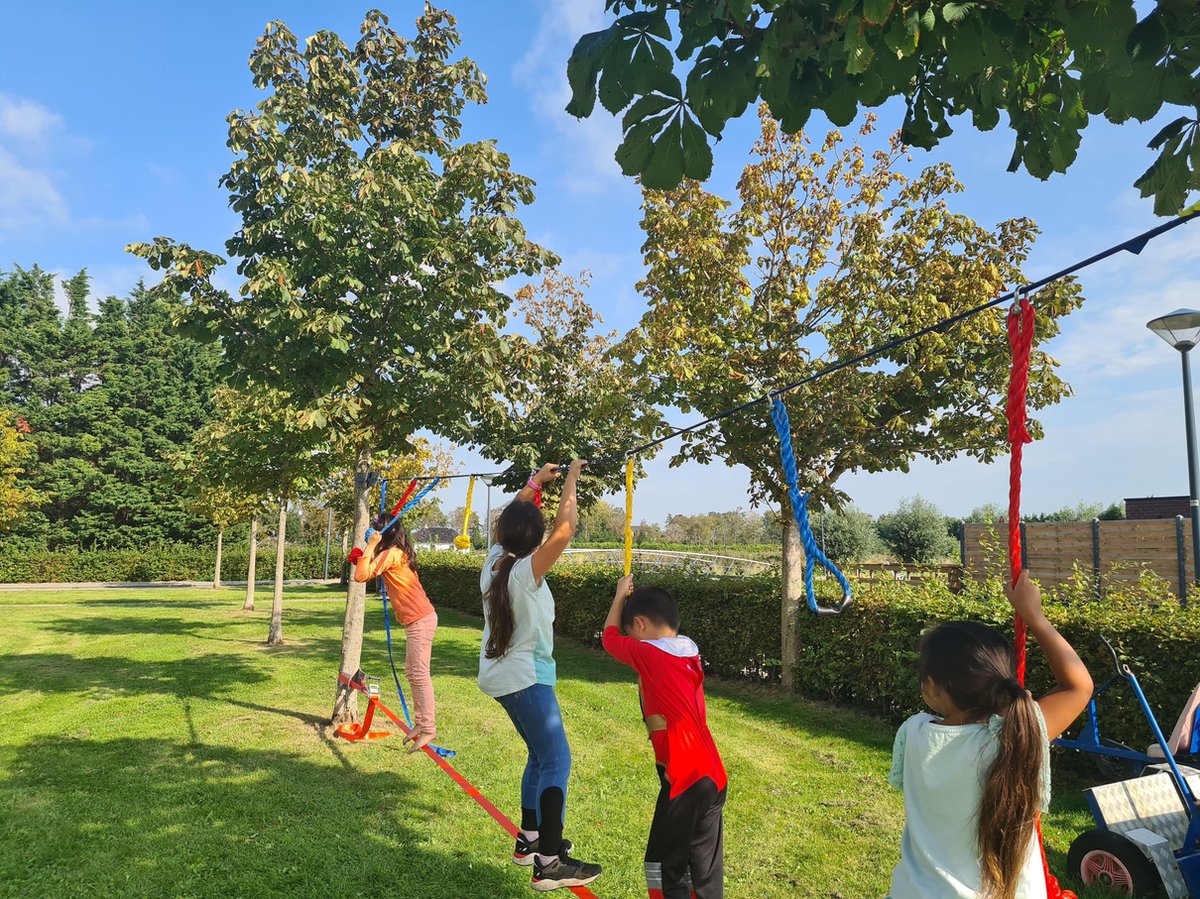 JUMBELL X-TREME kit Jungle Hero slackline 9 meter / balanceerlijn met 7 leuke uitdagende obstakels . 17-delige slackline set