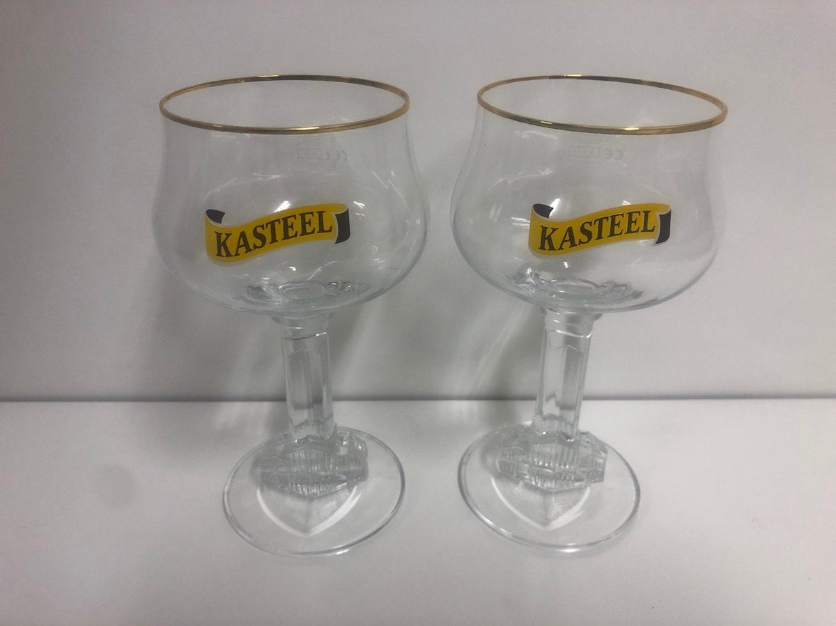 Kasteelbier glas op originele voet