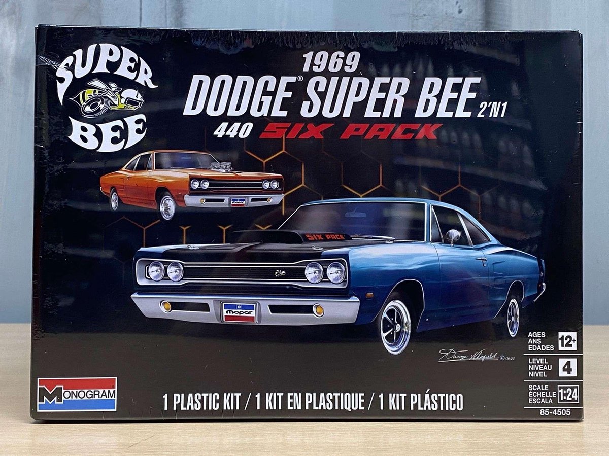 1:24 Revell 14505 Dodge Super Bee - 1969 - "440 Six Pack" Plastic kit
