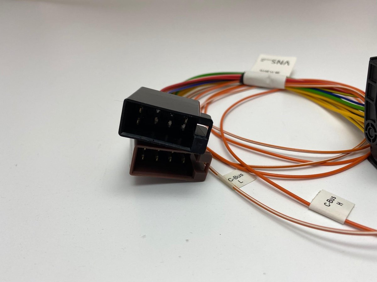 ISO1 female naar ISO2 VW Quadlock - Retrofit OEM navigatie - RNS MDF-2