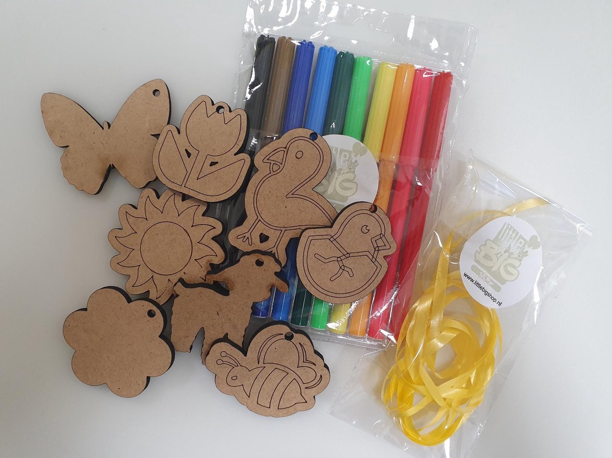 Lente - Kleursetje -  8 Hangers - Lente versiering - Lente slinger - zelf inkleuren - kinderen - knutselen Lente - knutselsetje - knutsel pakketje